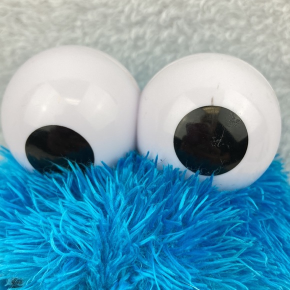 Hasbro Sesame Street Cookie Monster Talking Plush Stuffed Animal Toy 14” - Picture 4 of 13